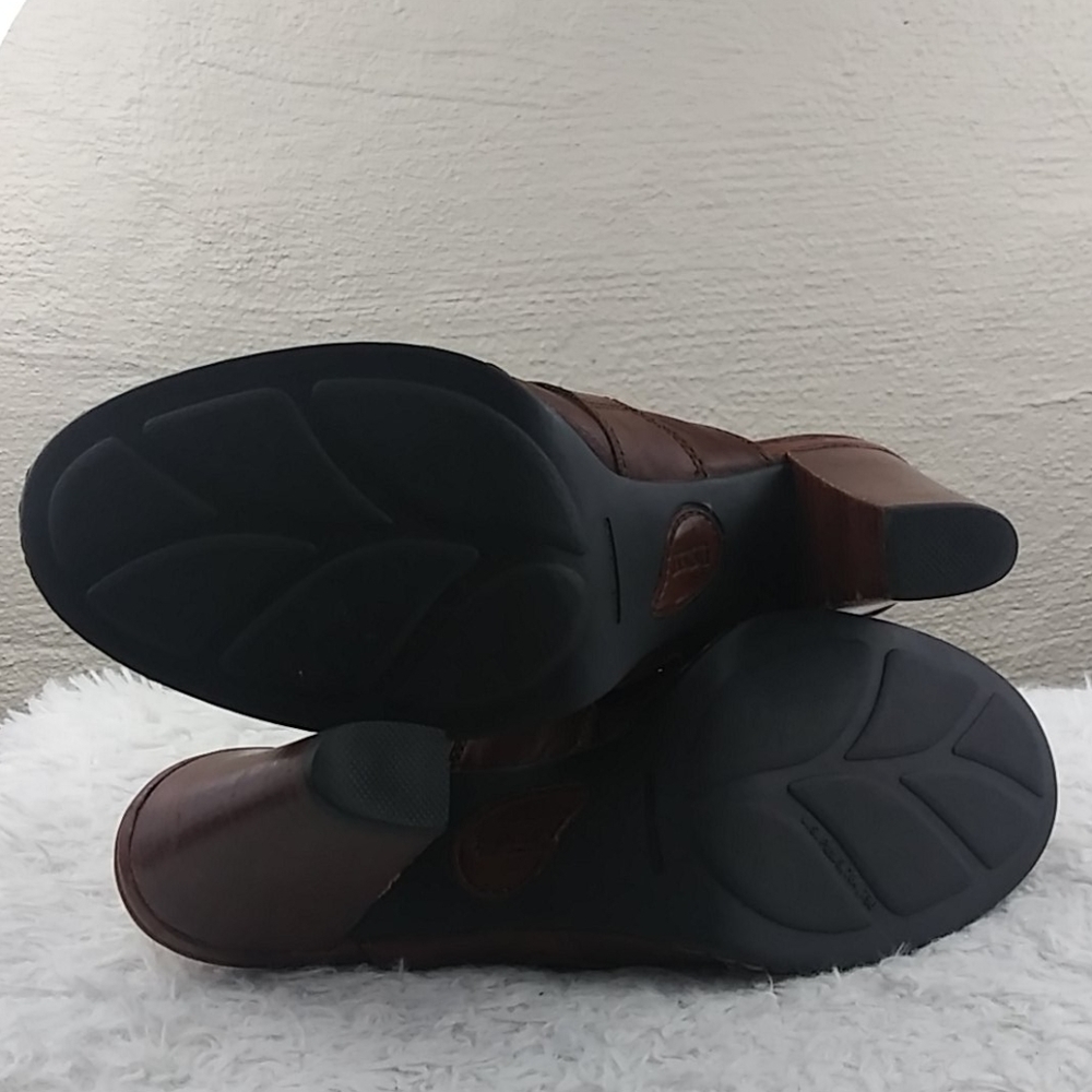 Born Handcrafted Footwear Brown Leather Upper Almond Toe Blocked Heel Clog Shoe - Picture 8 of 14